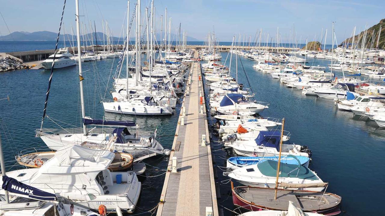 Il porto di Salivoli (foto Paolo Barlettani)