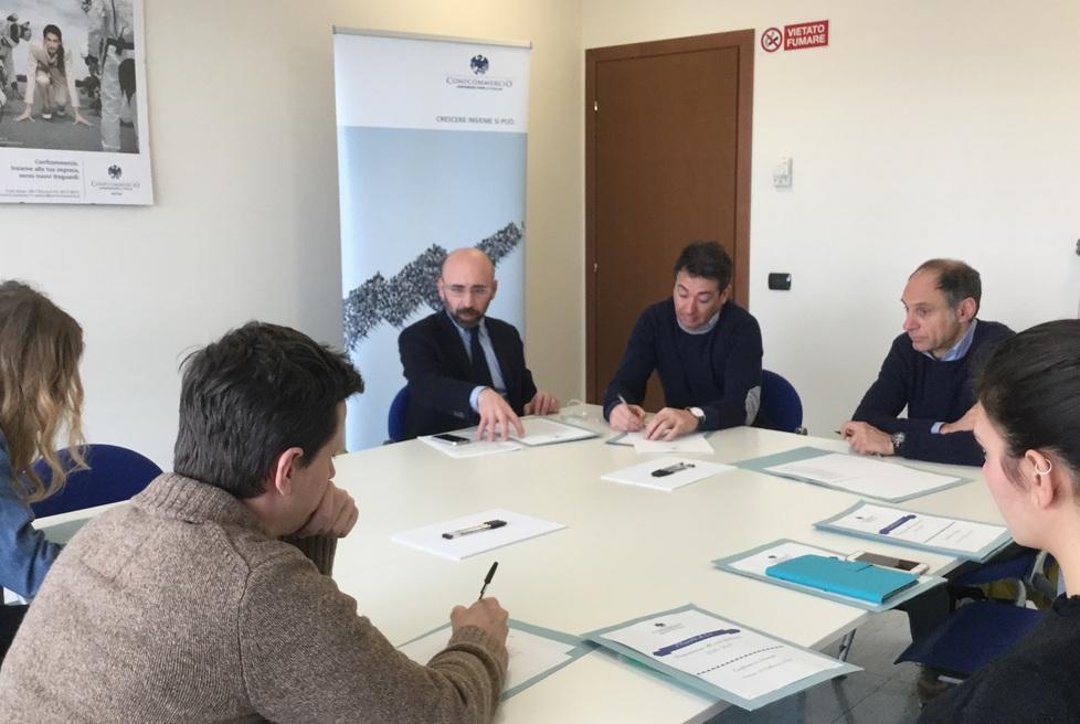 Apprendisti maestri di sci a lezione