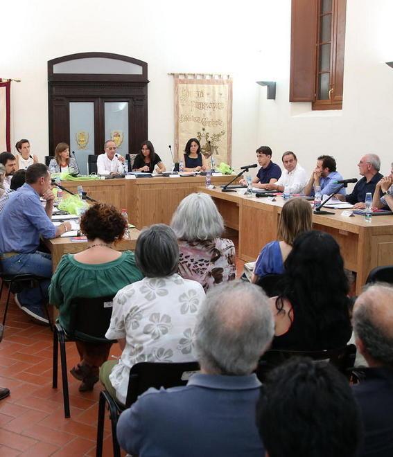 Il Comune parte da meno 2 milioni ma le tasse restano invariate 