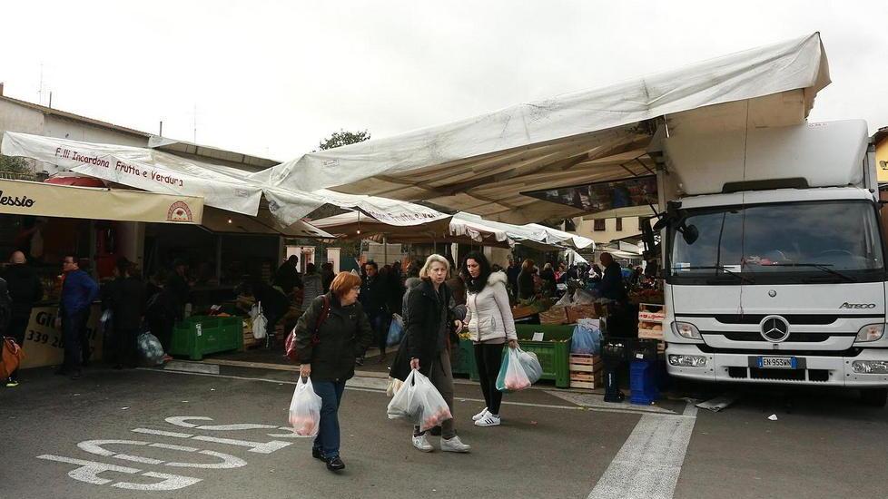 Al via i lavori per la pensilina