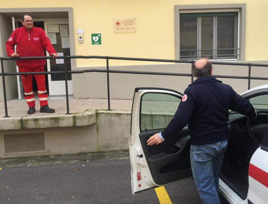 Hanno perso il lavoro e la casa, tornano a vivere come volontari 