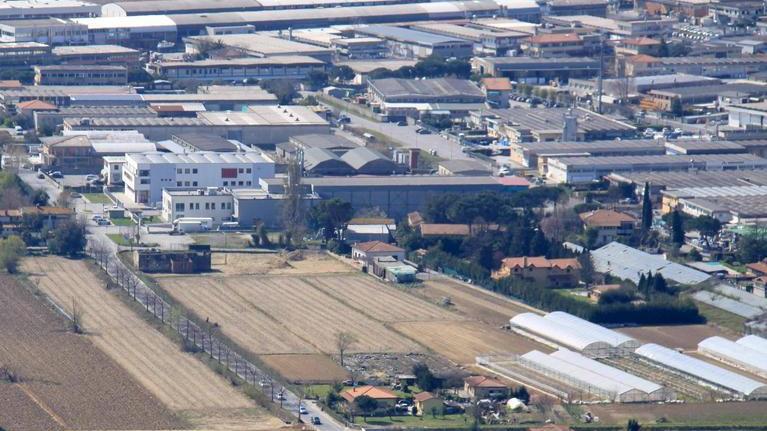 Si rompe un vecchio tubo In centinaia restano a secco