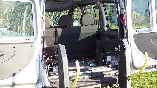 Trasporto disabili, auto ad hoc per l’Auser