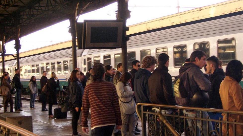 Treni, intesa rimandata salta il bonus pendolari