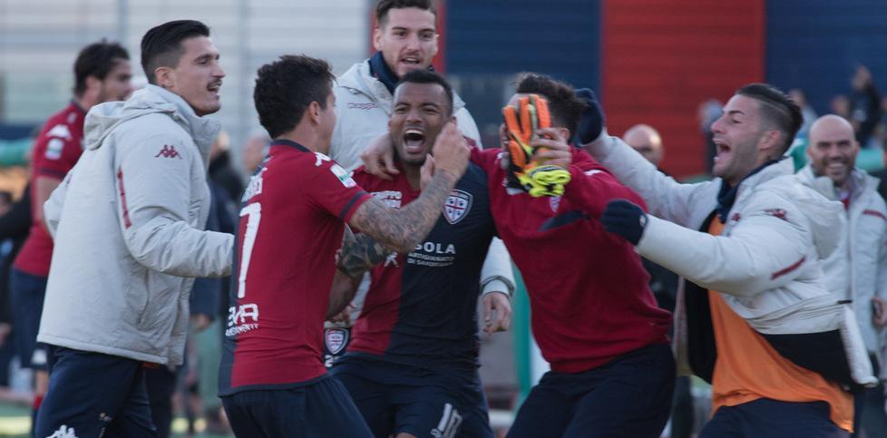 In serie A con cento punti: il Cagliari cerca il record 