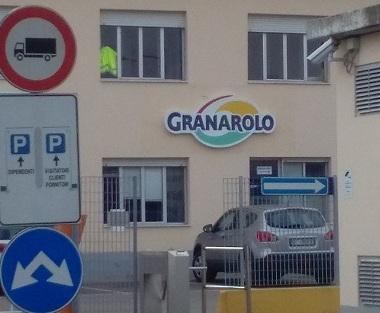Ruba il latte, operaio denunciato 