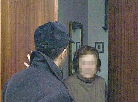 Due finti tecnici messi in fuga da un’anziana che chiede aiuto