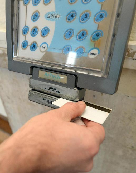 Vigile accumula 2.785 ore di assenza: il Comune lo licenzia 