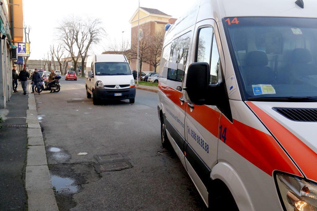 La Svs e il furgone sul posto dell'incidente (Marzi/Pentafoto)