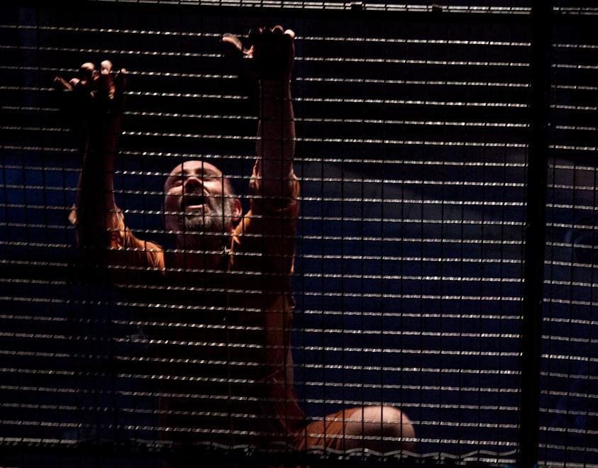 “Crave”, doloroso viaggio nel male di vivere