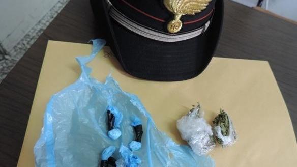 Spacciava vicino alla chiesa, arrestato dai carabinieri