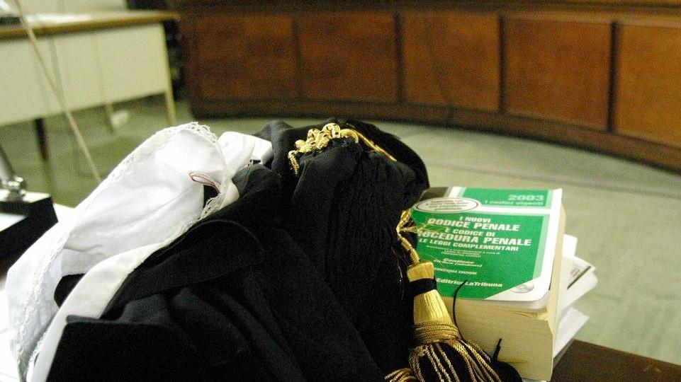 Spacciava droga: in cella ma ora fa causa