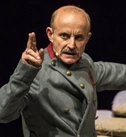 L’orrore della guerra in scena con Cederna 