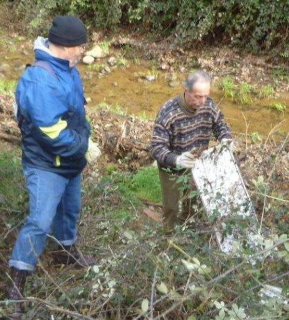 Ripulito l’alveo del torrente Granchio 