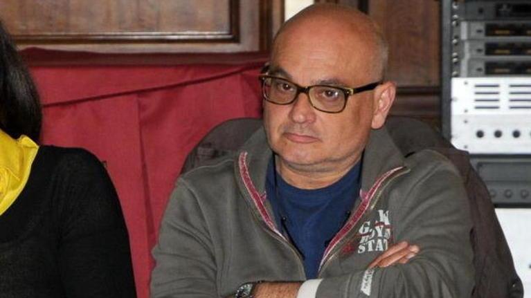 «Renziani boccaloni, ignoranti a destra»