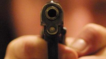 Pistola puntata contro: quattro casi in un mese