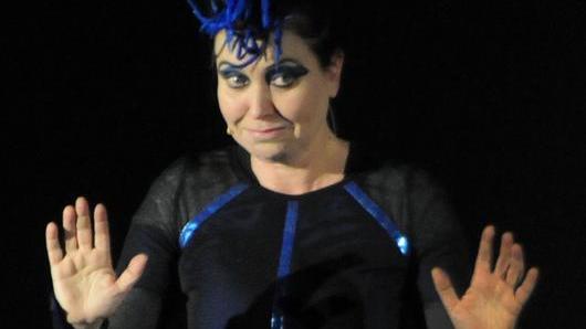 Sabina Guzzanti in scena al Comunale