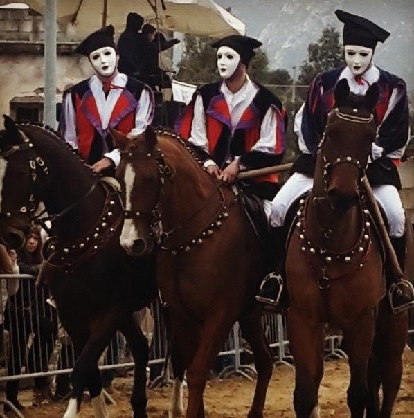 Oggi la pentolaccia a cavallo 