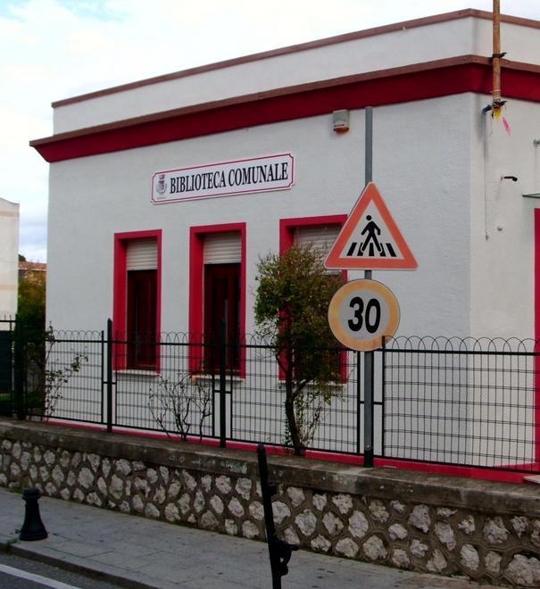 Nella biblioteca comunale la mostra di Enzo Pace 