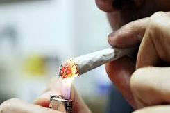 Uno su tre ha fumato almeno una volta