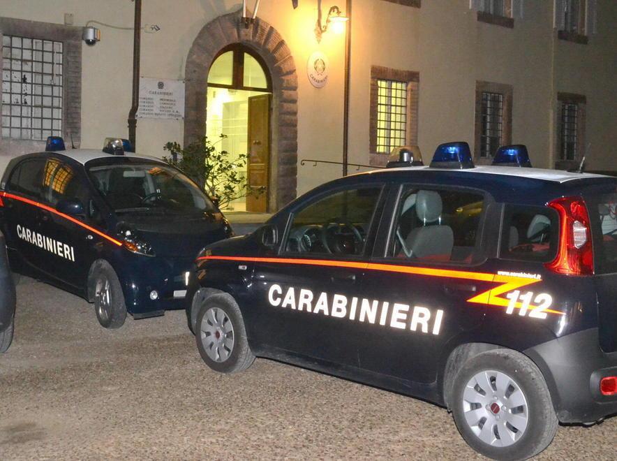 Maxi furto in casa, via preziosi per 25 mila euro 