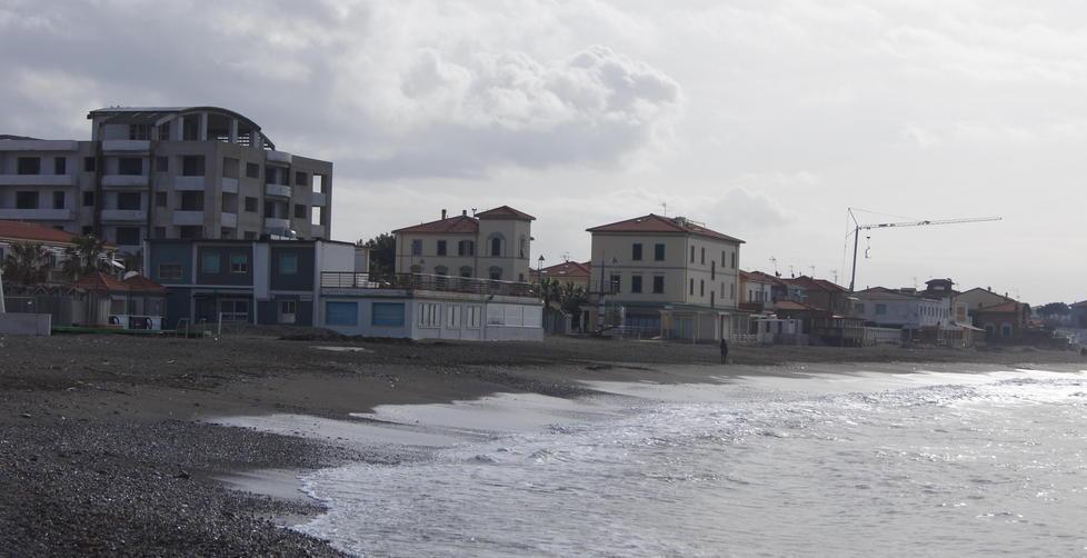 Spiagge e fiume «Porto Cecina è latitante» 