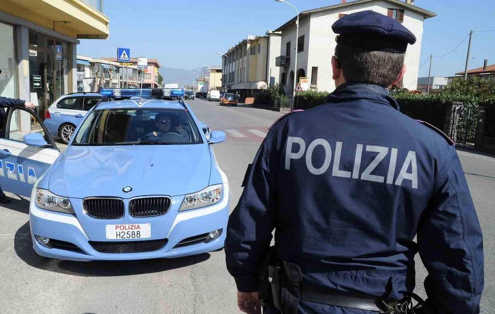 Arrestato dopo lo scippo al supermercato 