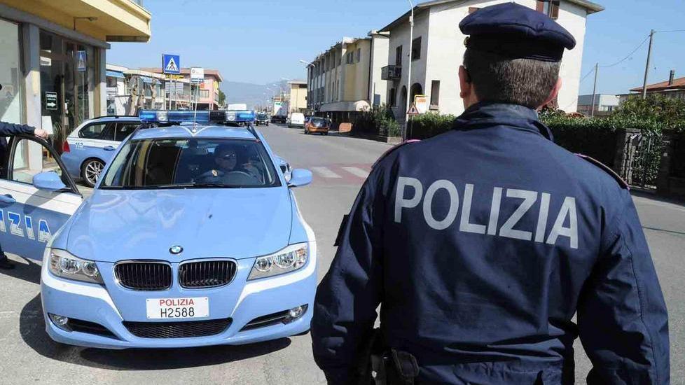 Arrestato dopo lo scippo al supermercato