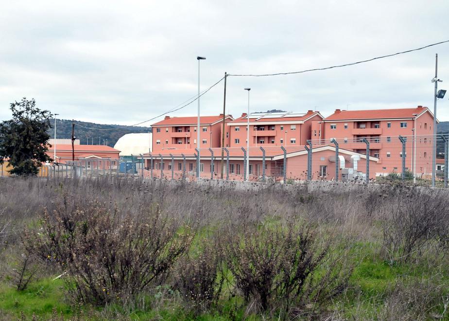 «Caserma ai profughi? Assurdo» 