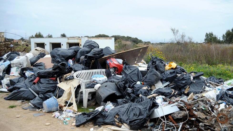 Mega discarica: caccia agli incivili