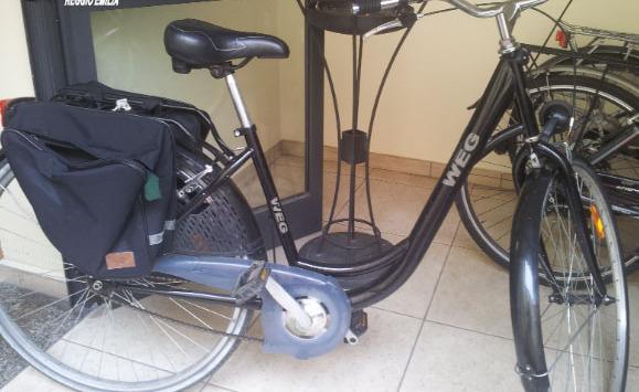 Perquisiscono la cantina e trovano le bici rubate 