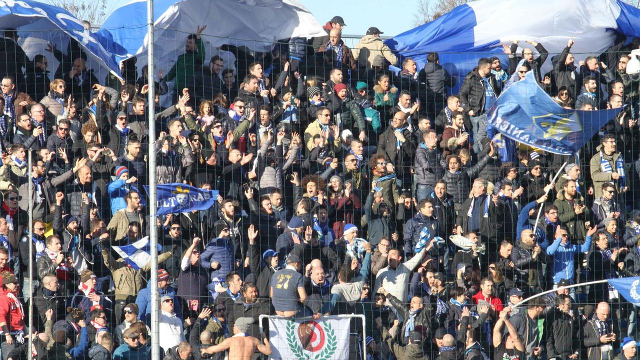 I tifosi della Curva Ferrovia hanno proclamato lo sciopero del tifo (foto Batavia)