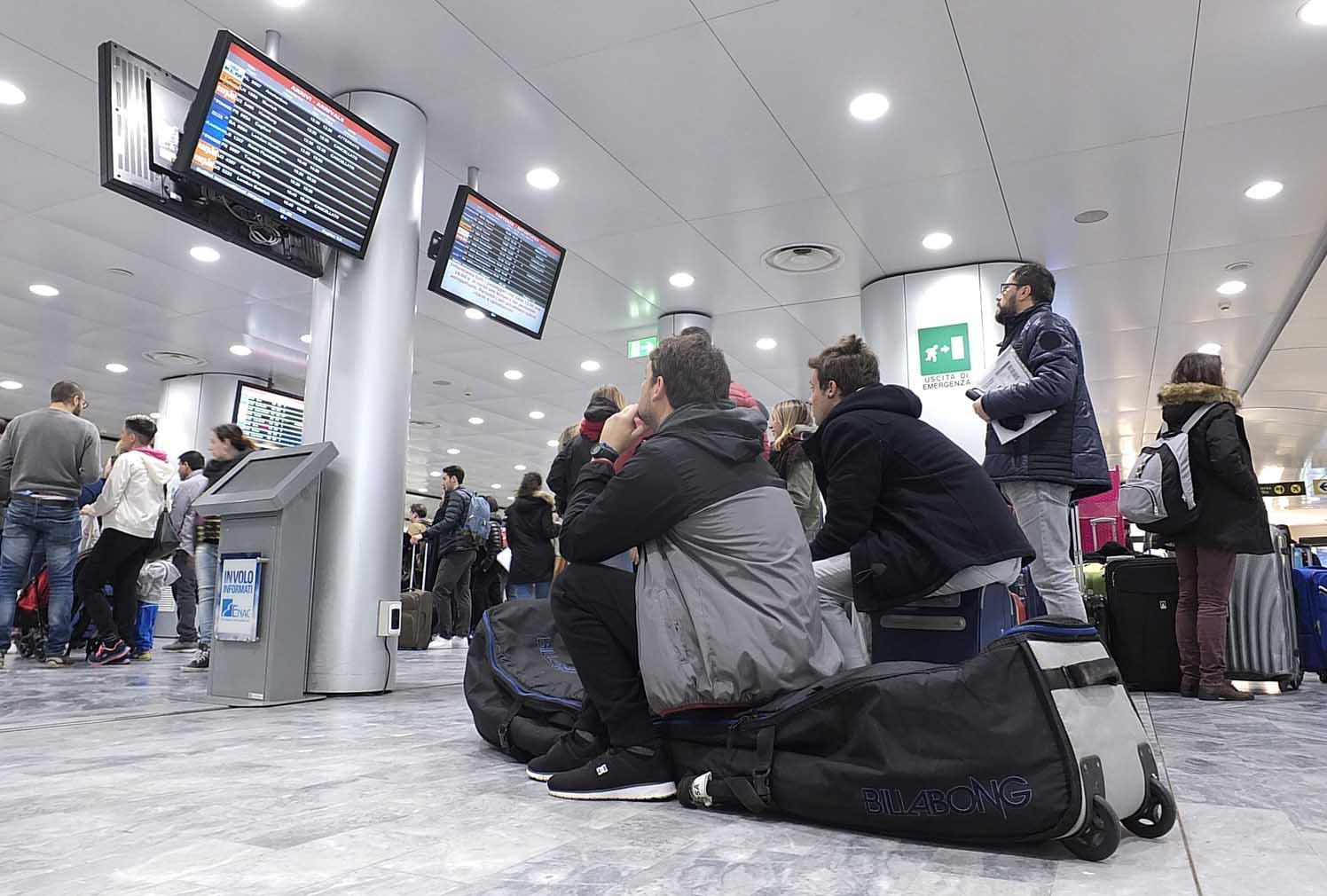Sciopero dei dipendenti dell'aeroporto: otto voli cancellati e un'alta adesione alla protesta 