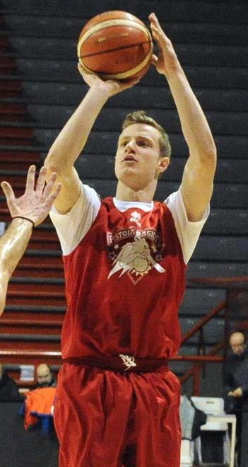 Andrea Amato al debutto con la maglia del Pistoia Basket Tesi Group (Foto Gori)
