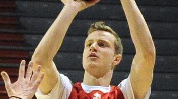 Andrea Amato al debutto con la maglia del Pistoia Basket Tesi Group (Foto Gori)