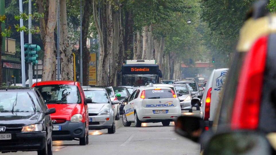 Sensi unici e una piazza in viale Adua