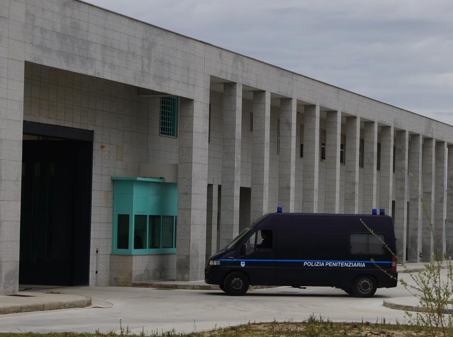 Tempio, sit in della polizia penitenziaria 