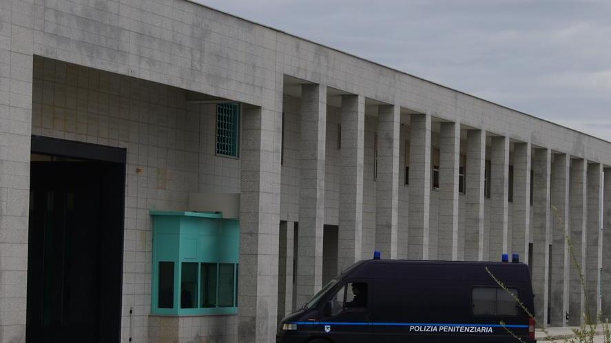 Tempio, sit in della polizia penitenziaria