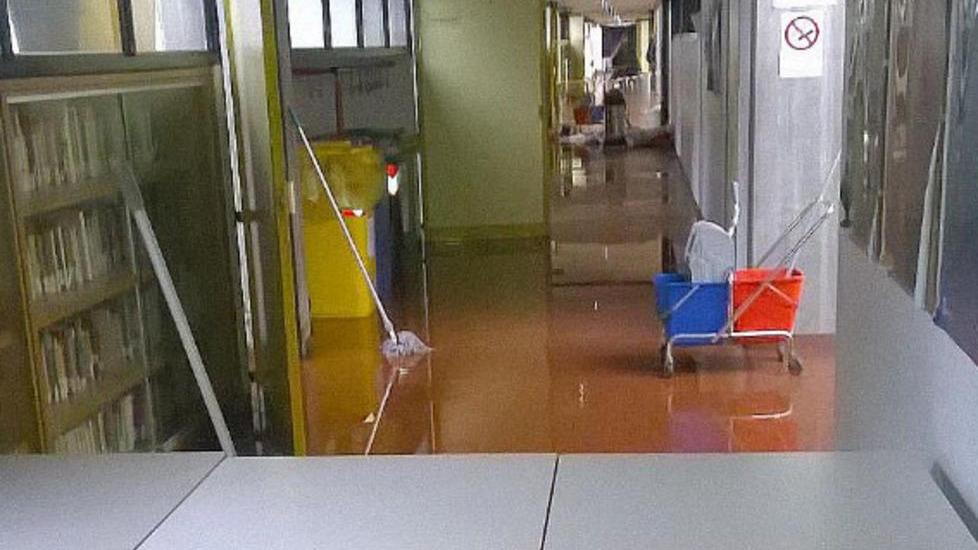 La pioggia fa danni al Liceo Ariosto