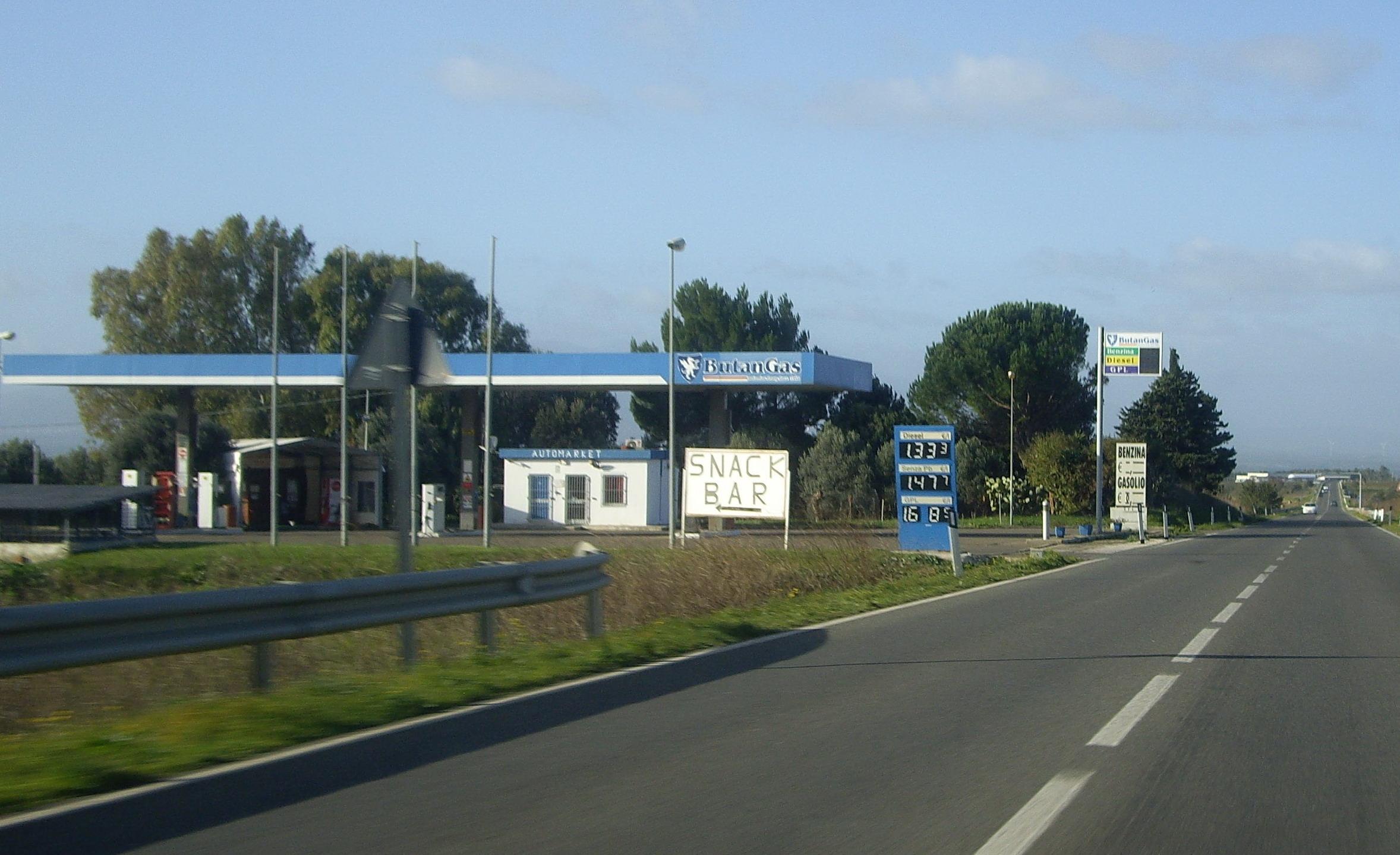 L'impianto sulla provinciale San Gavino-Sanluri