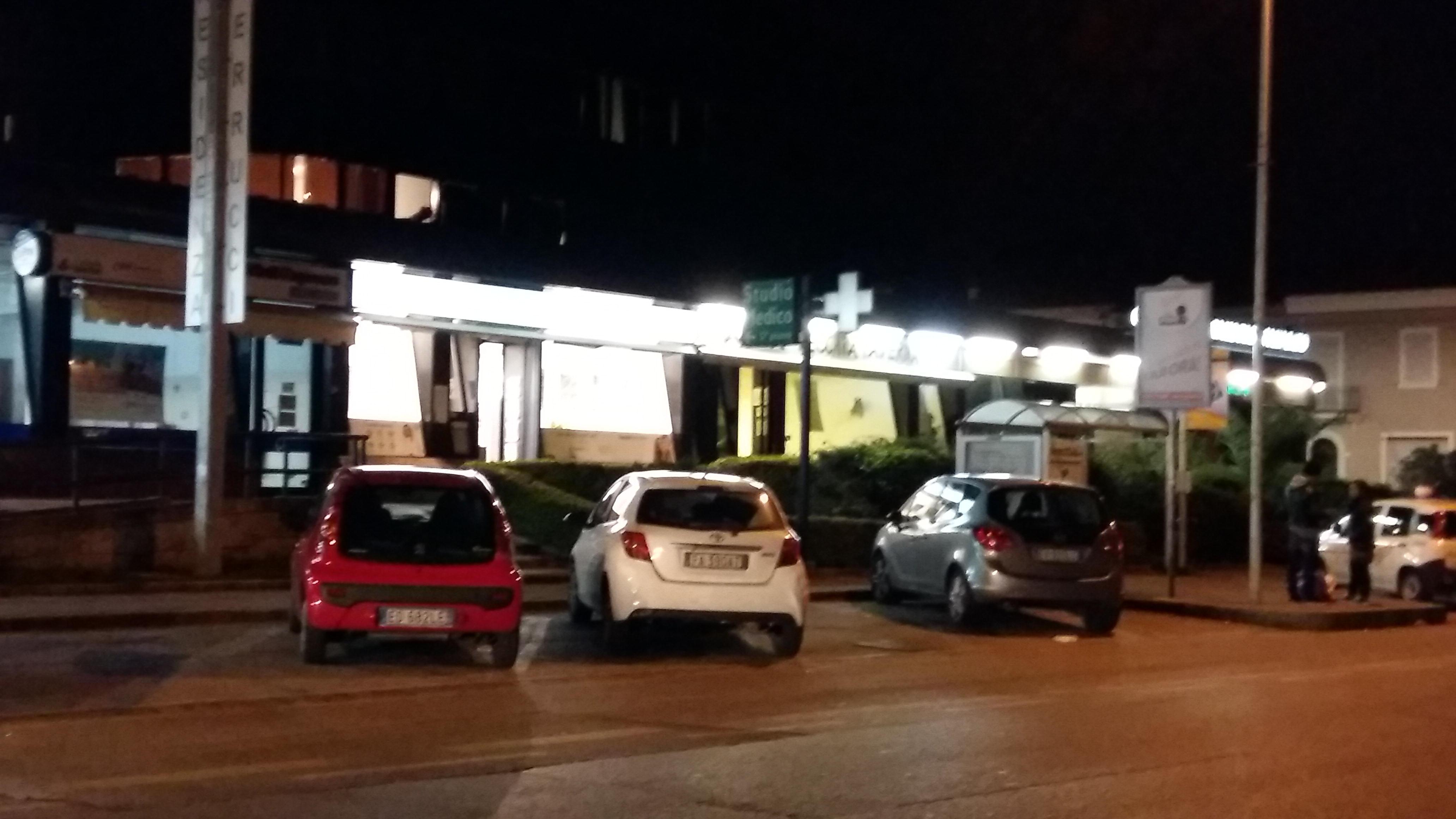 La farmacia rapinata in via Ferrucci