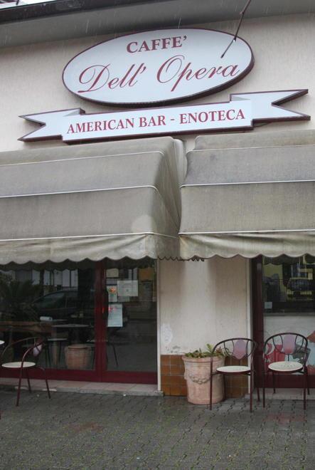 Nuovo furto al Caffè dell’opera: via soldi e liquori