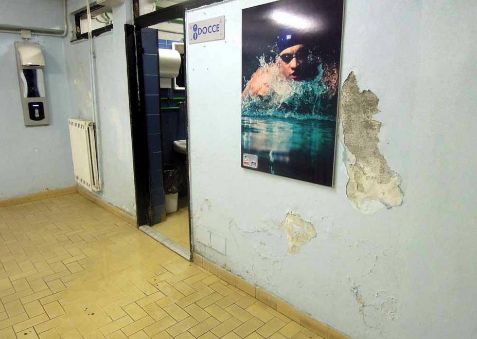 «Piscina, lavori all’alba e di notte» 