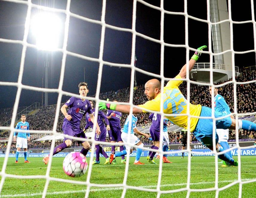 Prima Alonso, poi Higuain Pari tra Fiorentina e Napoli 