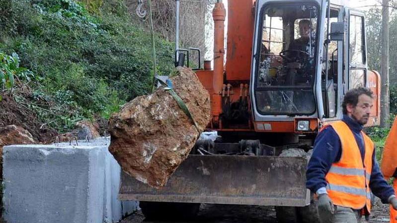 Frana alla rocca, paura sotto il castello