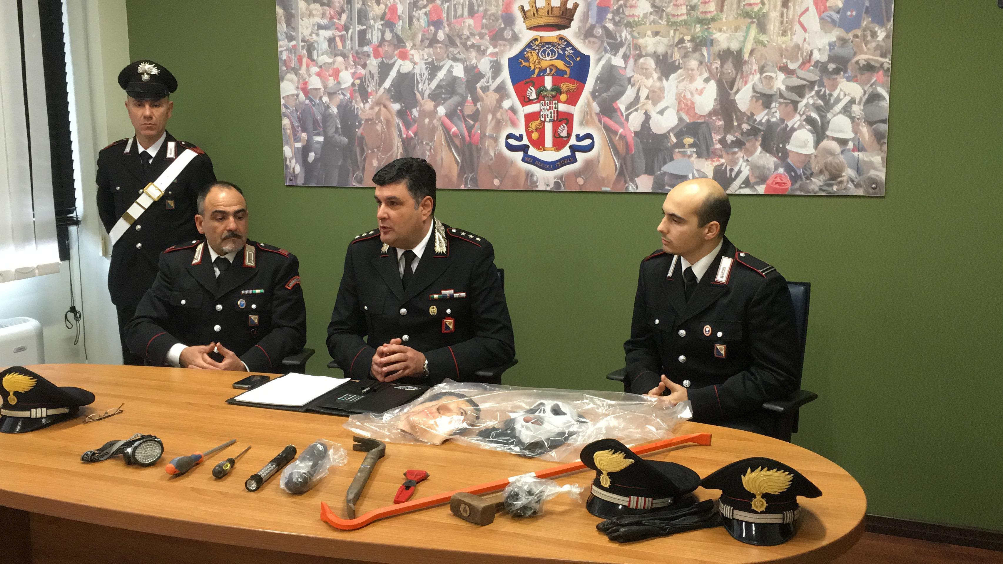 La conferenza stampa del comandante della compagnia di Quartu capitano Raffaele Cossu (foto Mario Rosas)