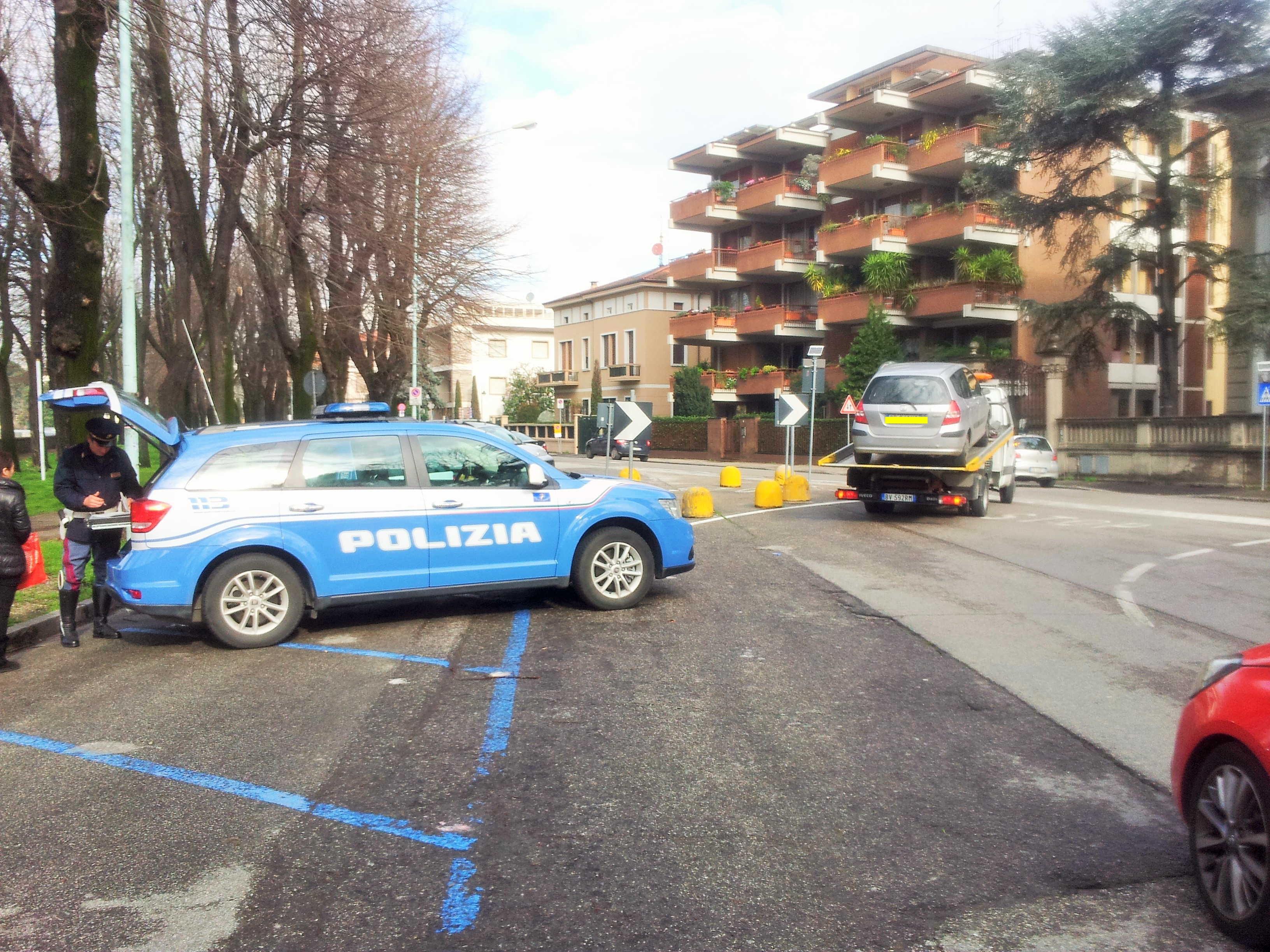 Fermati tre tassisti abusivi, sequestrati i mezzi