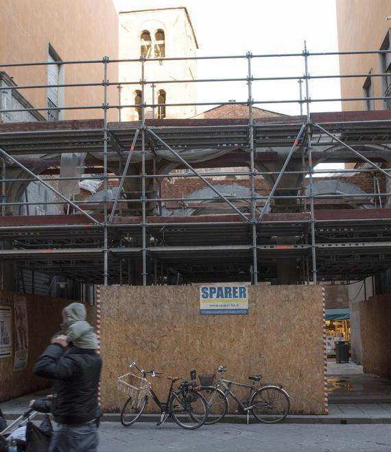 Lavori al porticato della vergogna 