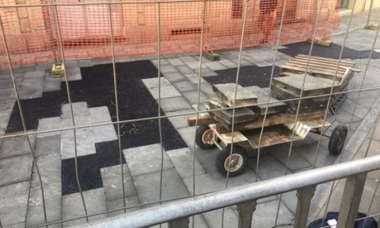 Nuove pietre in Piazza Buonamici