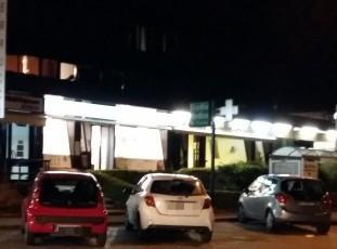 Armato di trincetto rapina la farmacia Lloyds di via Ferrucci